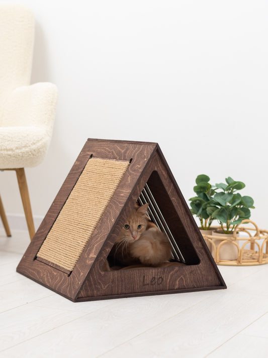 Triangle-Cat-House
