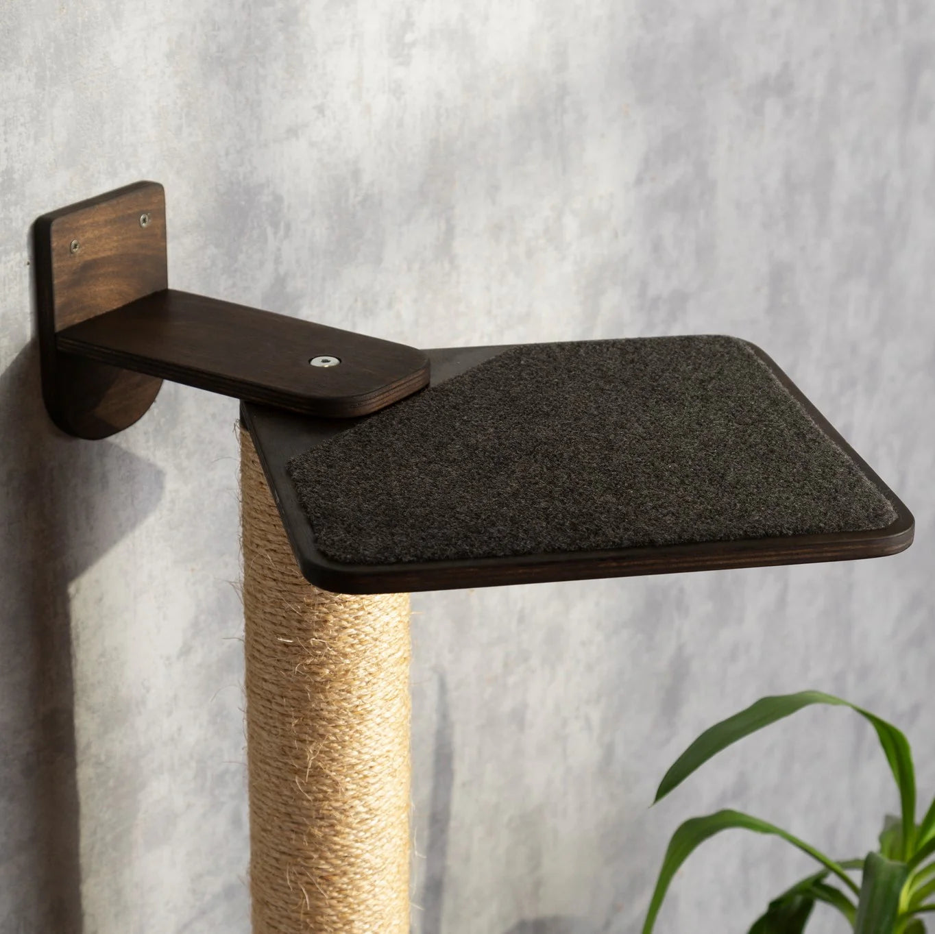 cat-scratching-post-with-built-in-cat-steps
