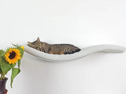 cat-shelf-playful-curve-left-95
