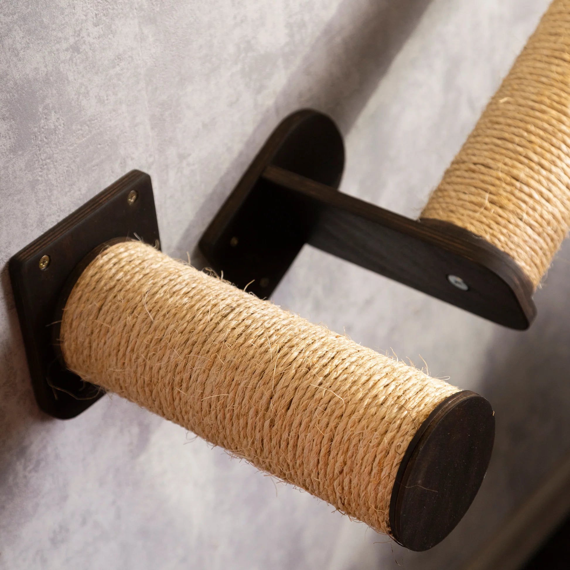 cat-sisal-steps-hammock-scratching-post