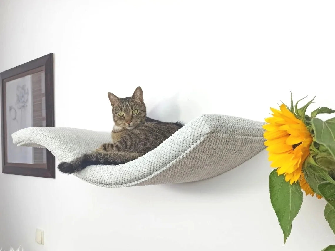 cat-wall-shelf-the-playful-curve-right-100-cm