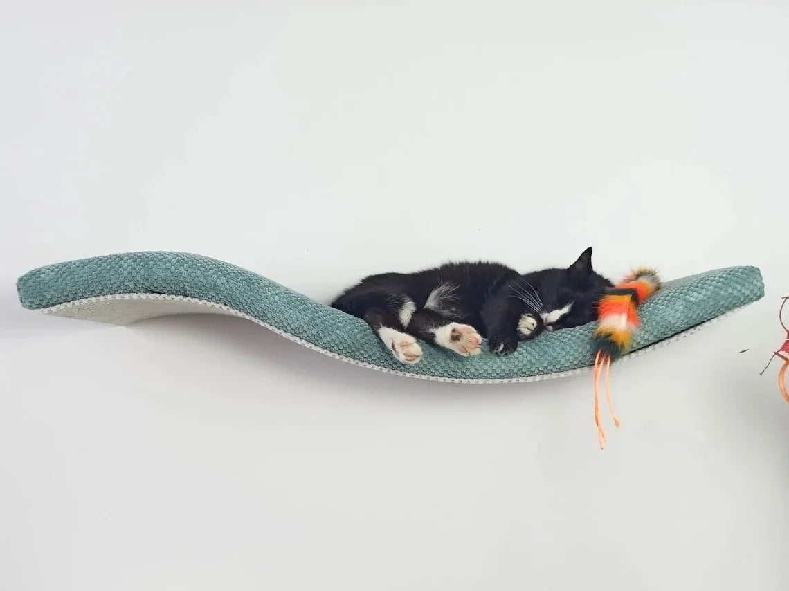 cat-wall-shelf-the-playful-curve-right-95-cm