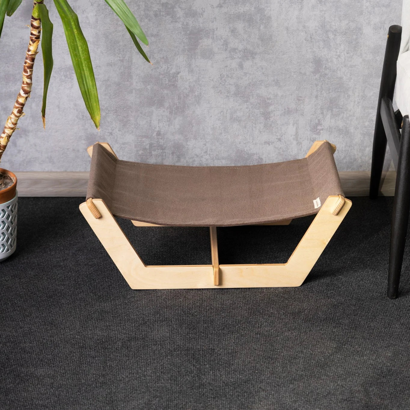 comfy-cat-and-dog-hammock-for-lounging