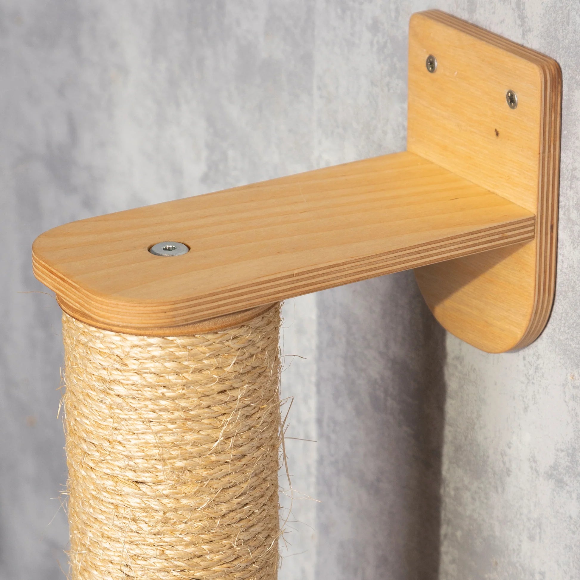 durable-cat-scratching-post-for-active-cats