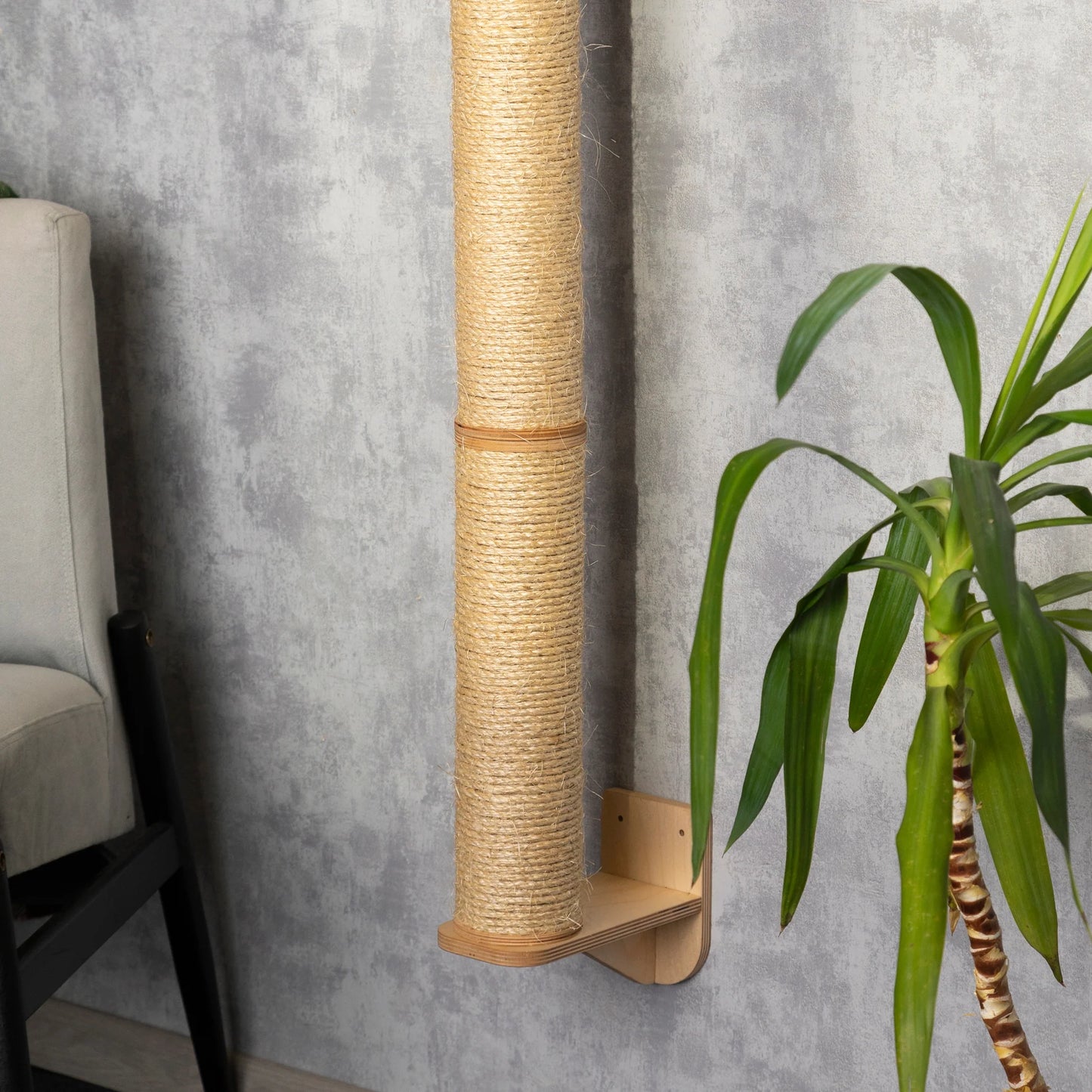 durable-cat-scratching-post-for-active-cats