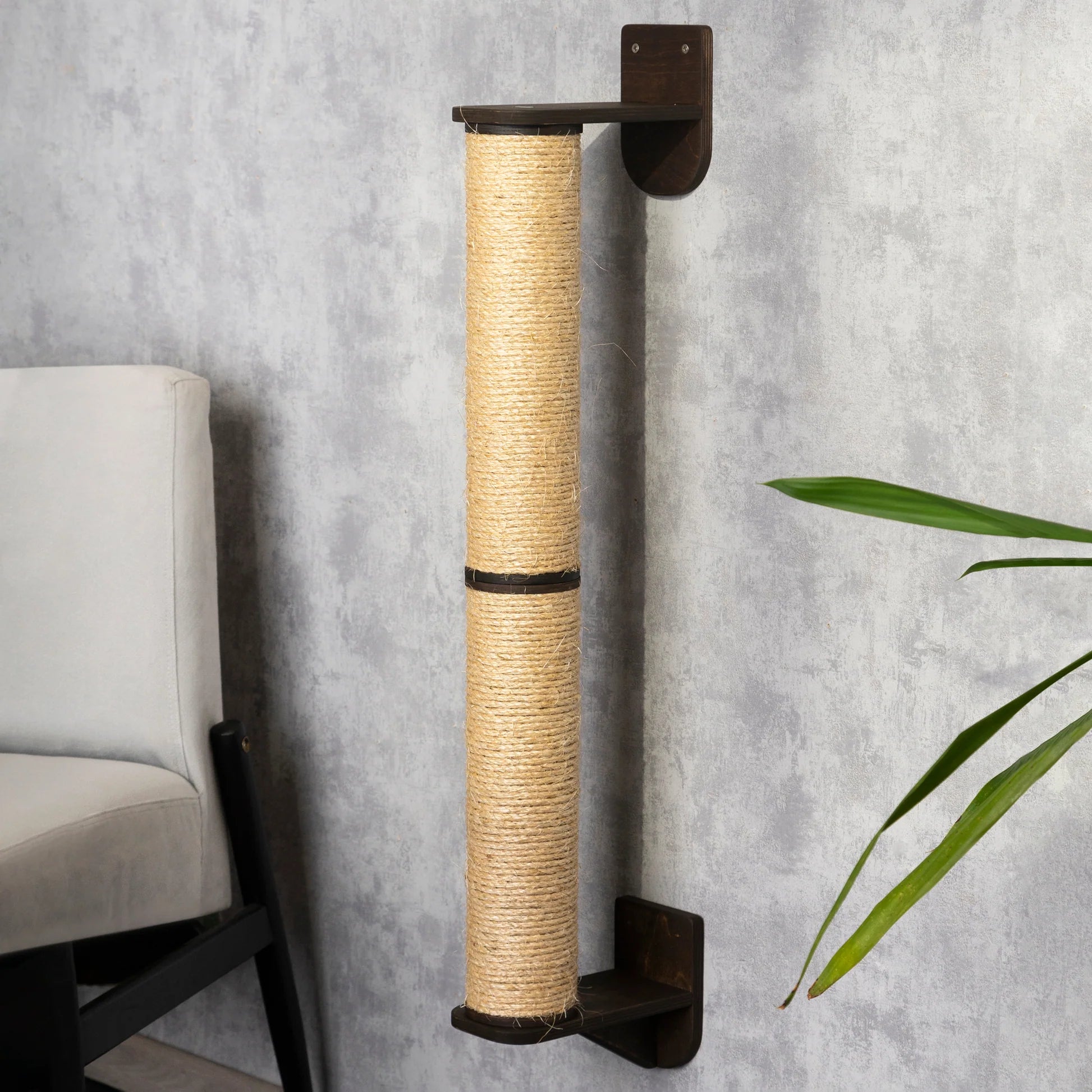 durable-cat-scratching-post-for-active-cats