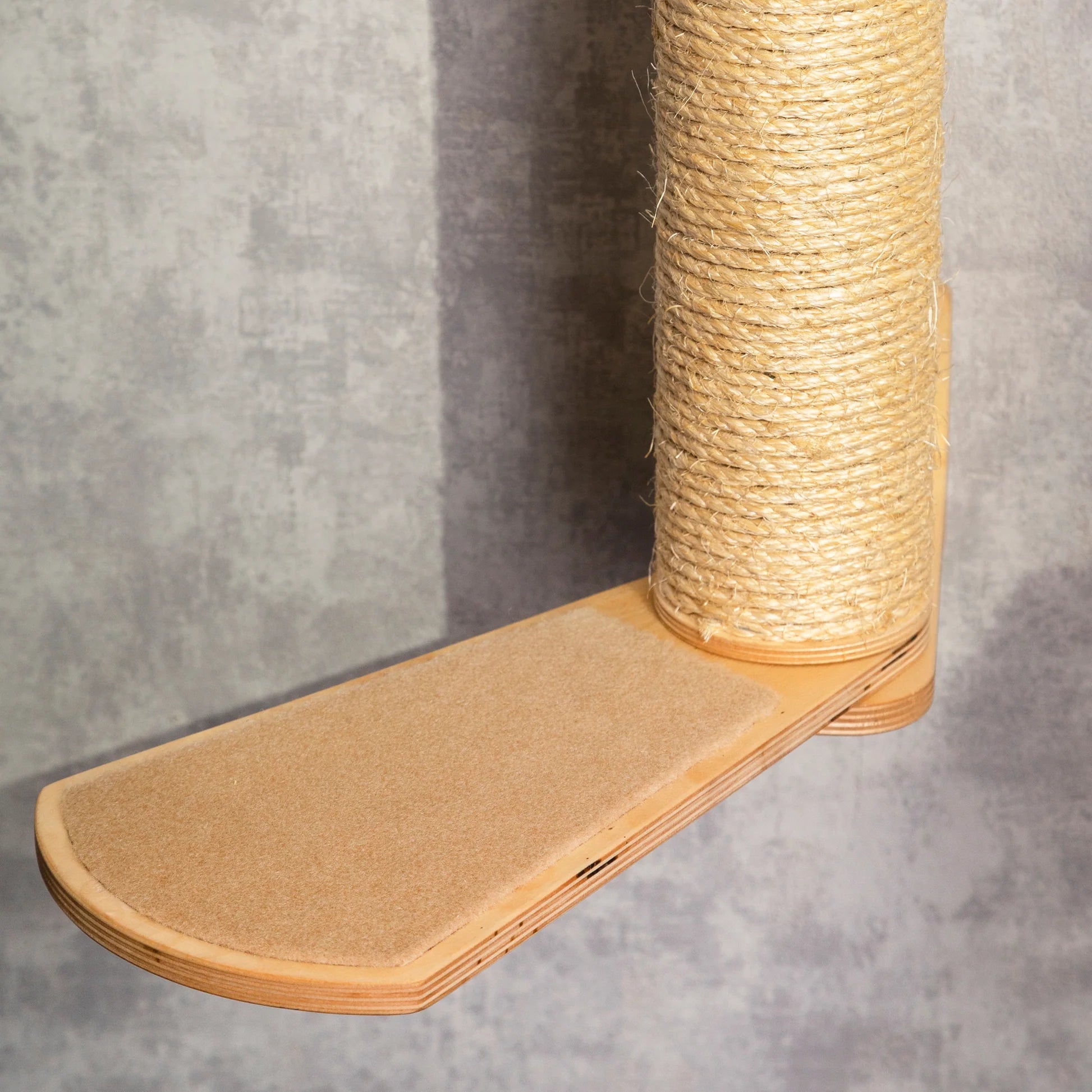 handmade-scratching-post-with-built-in-shelves
