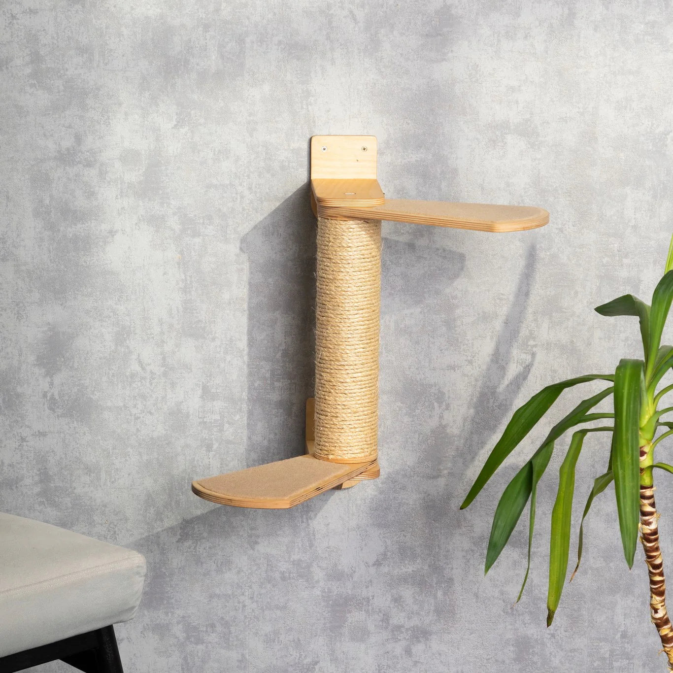 handmade-scratching-post-with-built-in-shelves