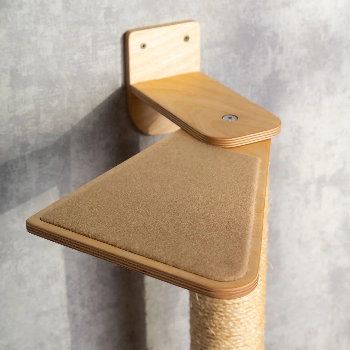 innovative-cat-scratching-post-with-climbing-steps