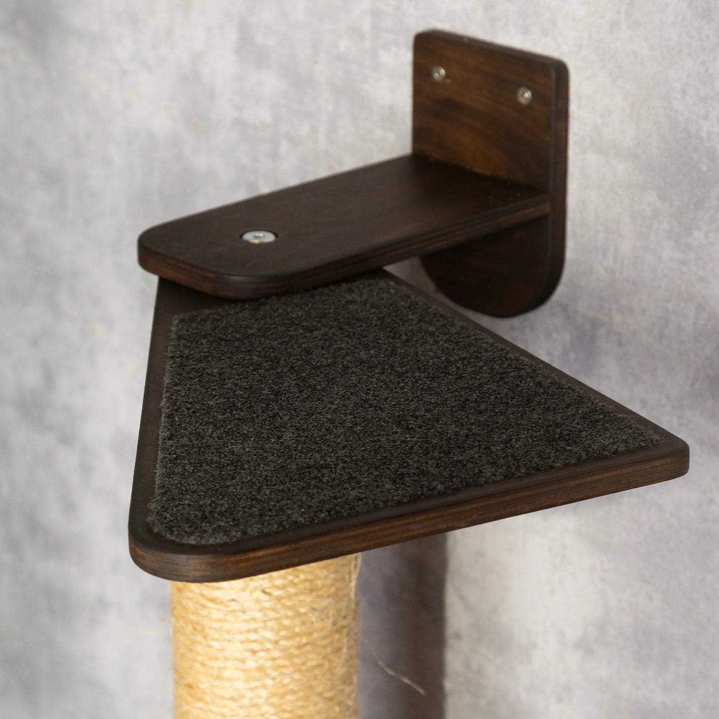 innovative-cat-scratching-post-with-climbing-steps
