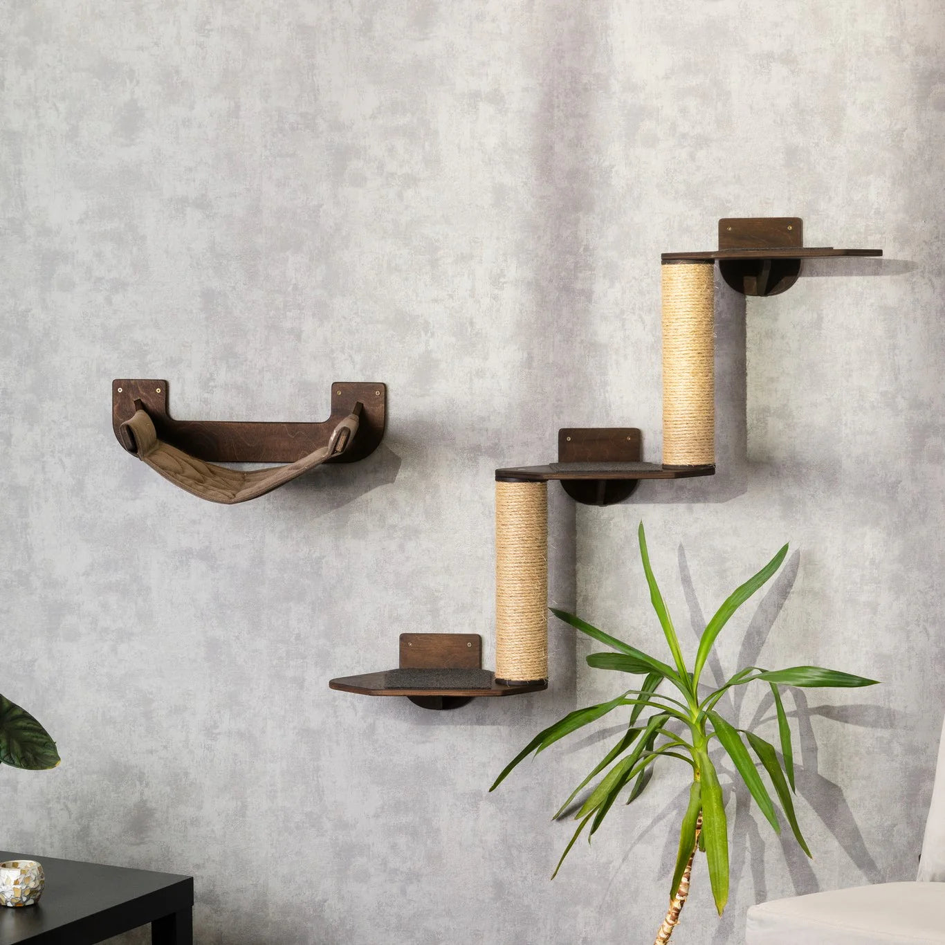 luxurious-cat-hammock-scratching-post