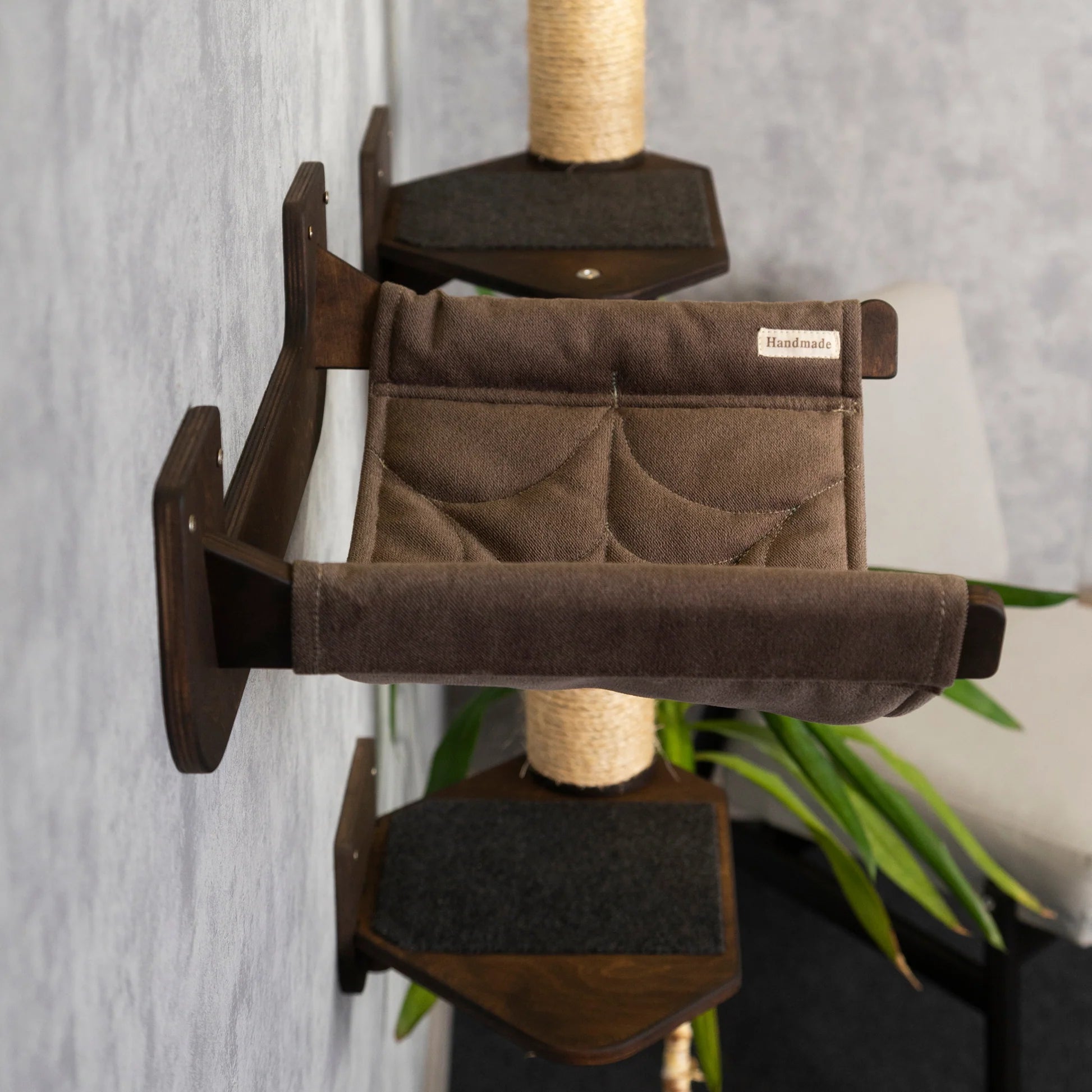 luxurious-cat-hammock-scratching-post