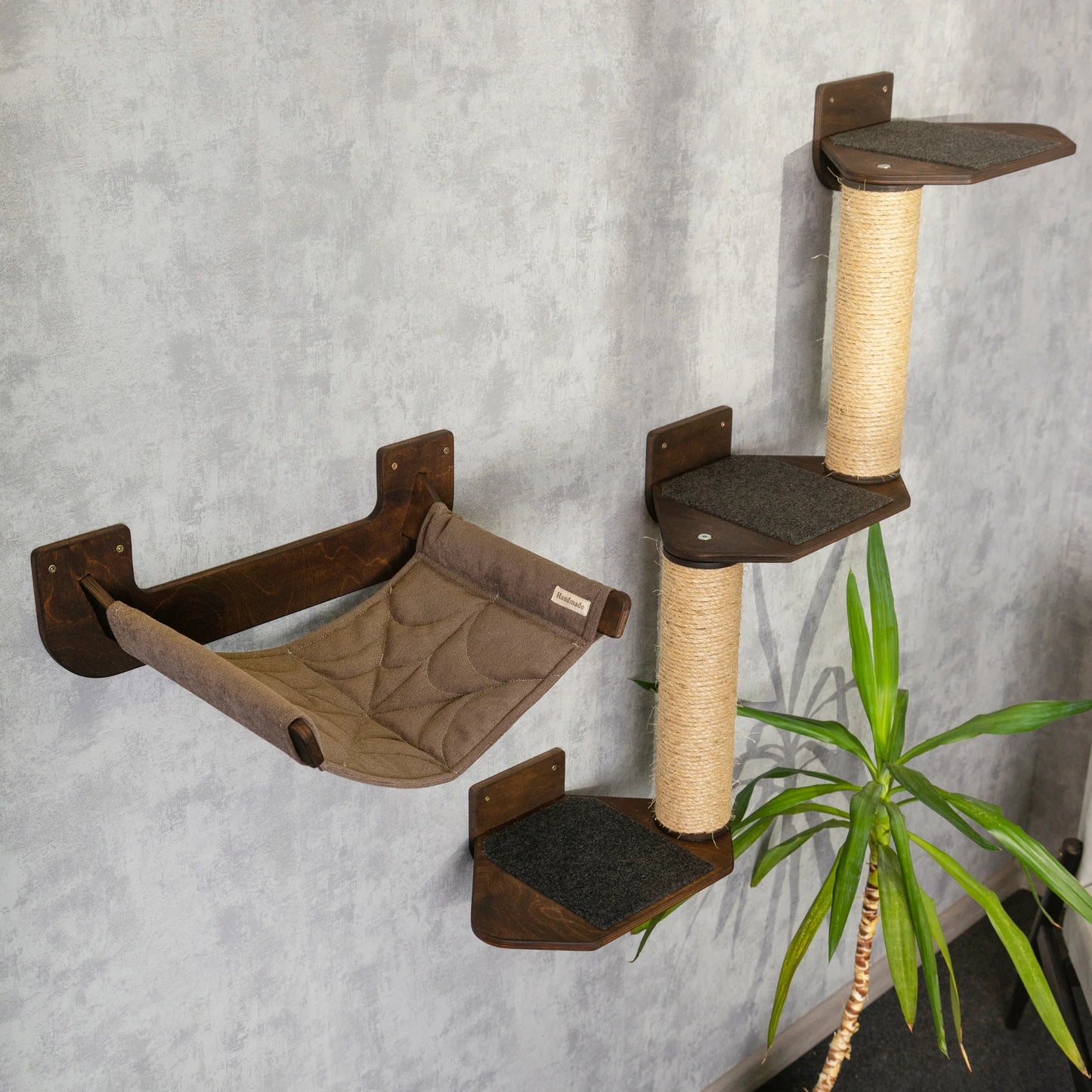 luxurious-cat-hammock-scratching-post