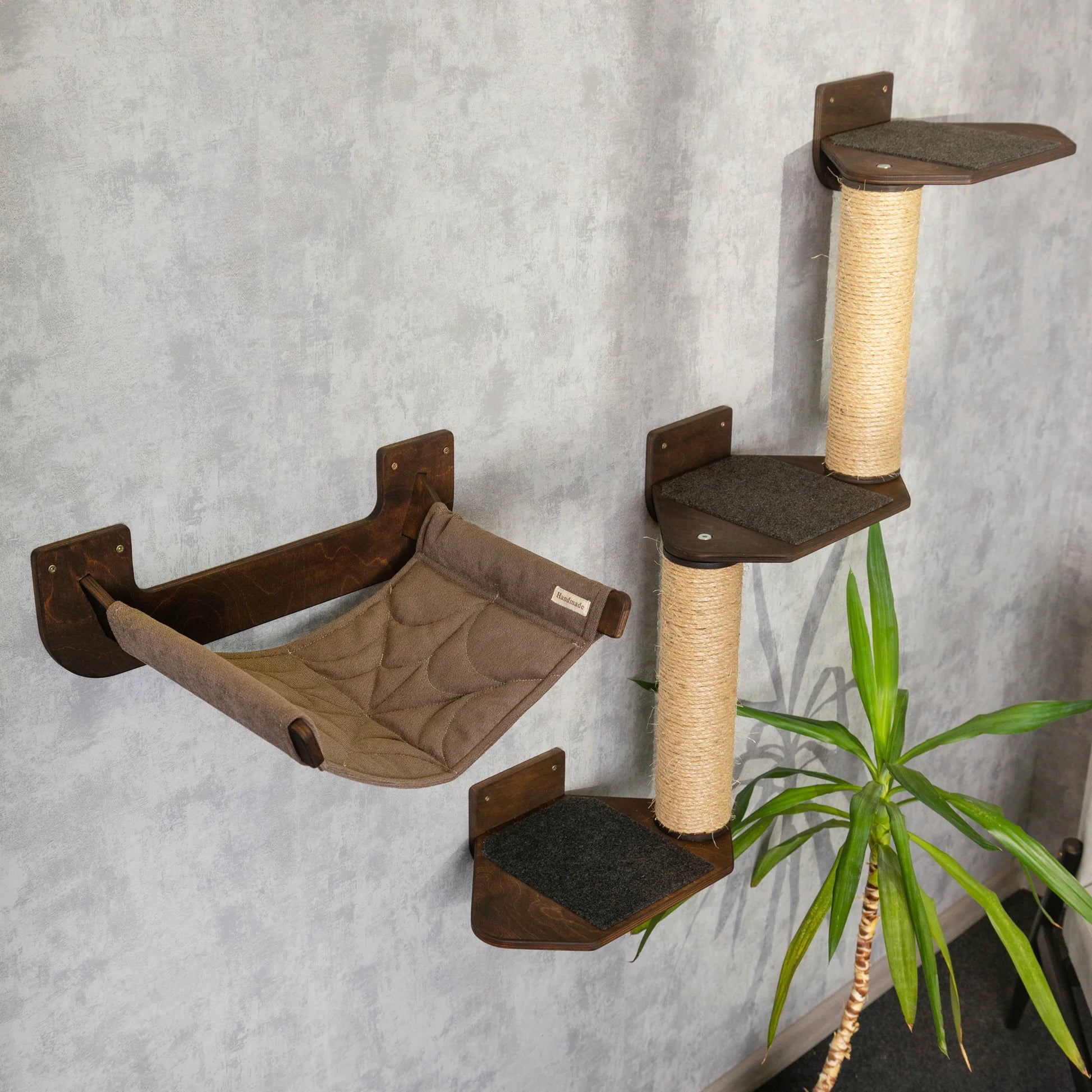 luxurious-cat-hammock-scratching-post