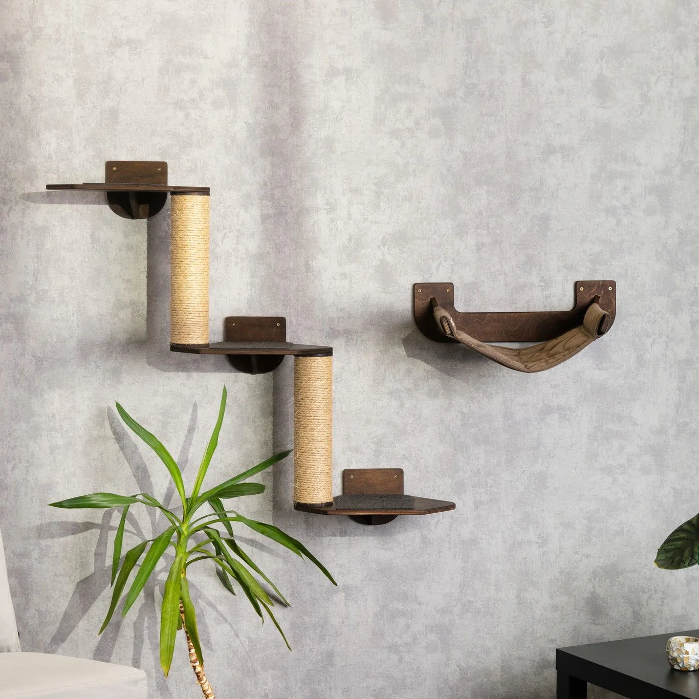 luxurious-cat-hammock-scratching-post