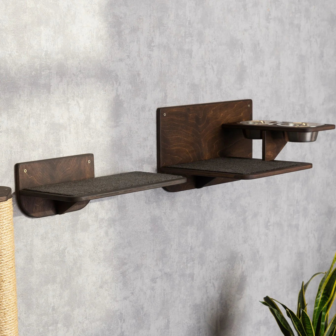luxurious-cat-tree-with-integrated-bed-feeder