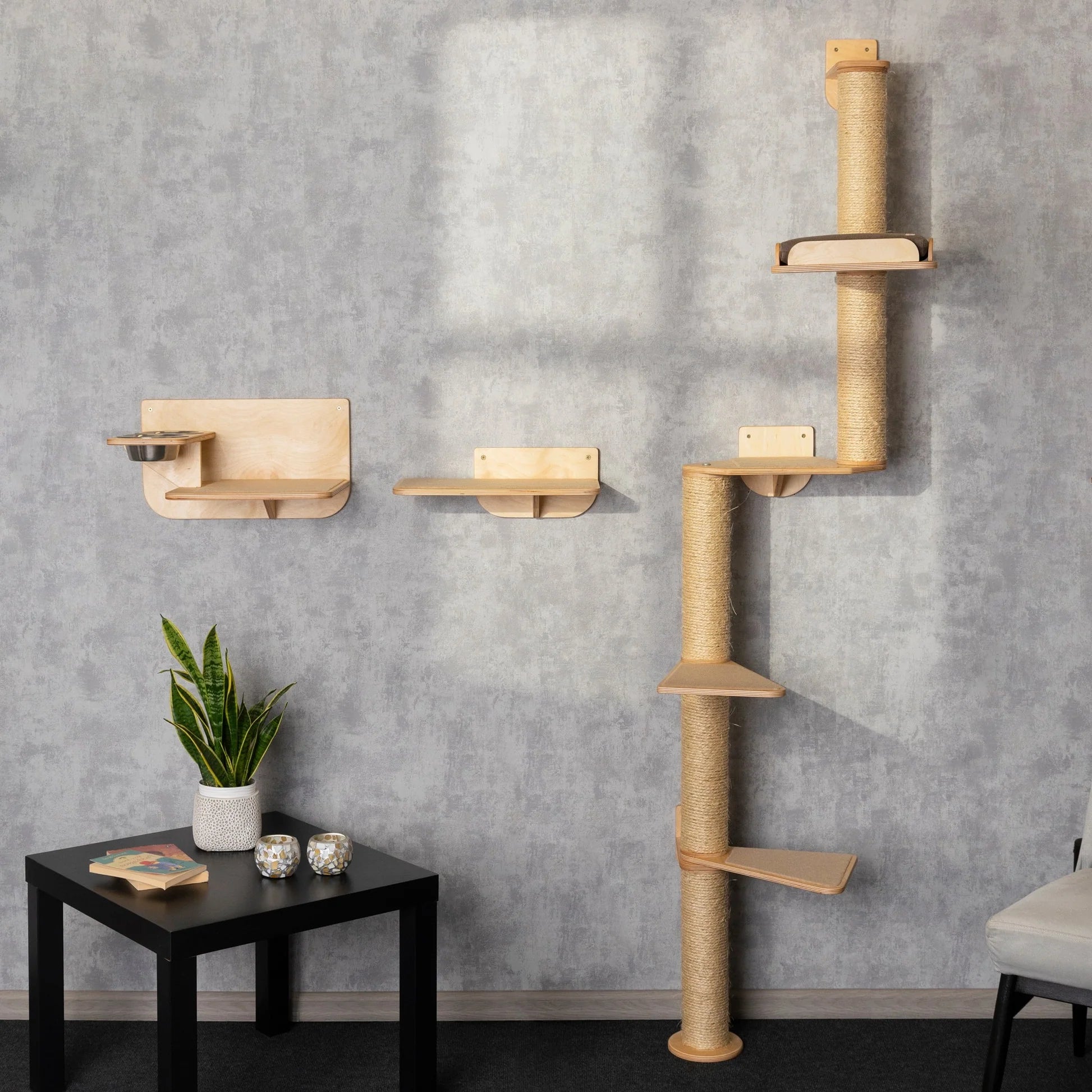 luxurious-cat-tree-with-integrated-bed-feeder