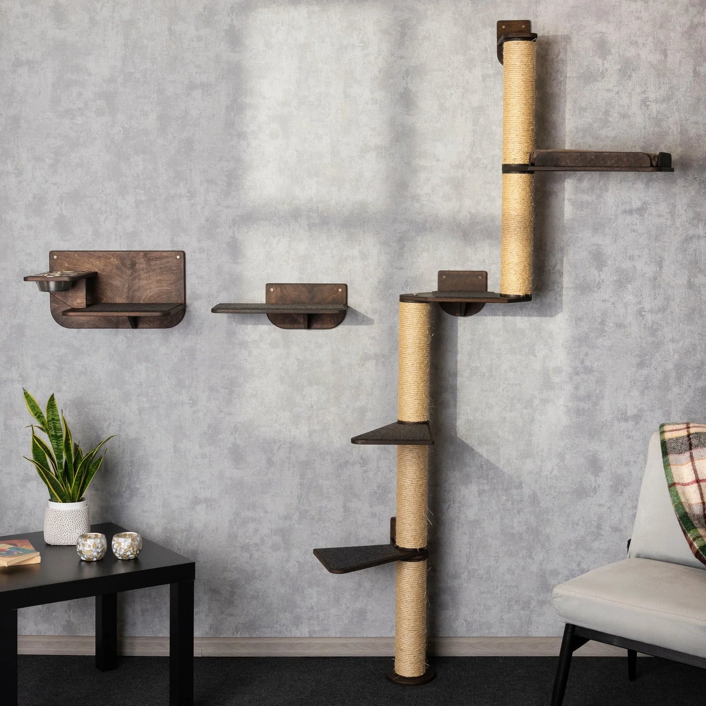 luxurious-cat-tree-with-integrated-bed-feeder