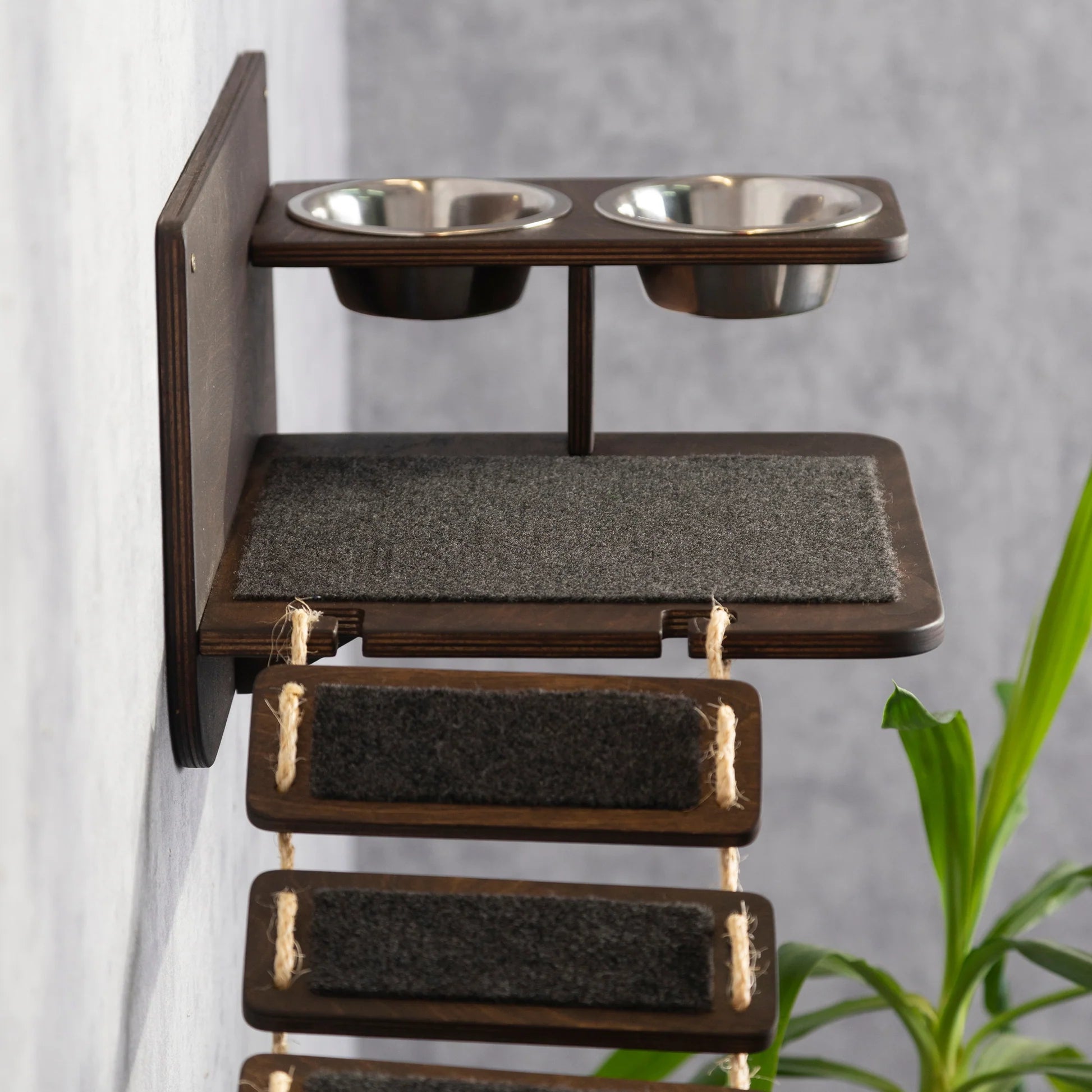 perfect-cat-feeder-with-bridge-steps