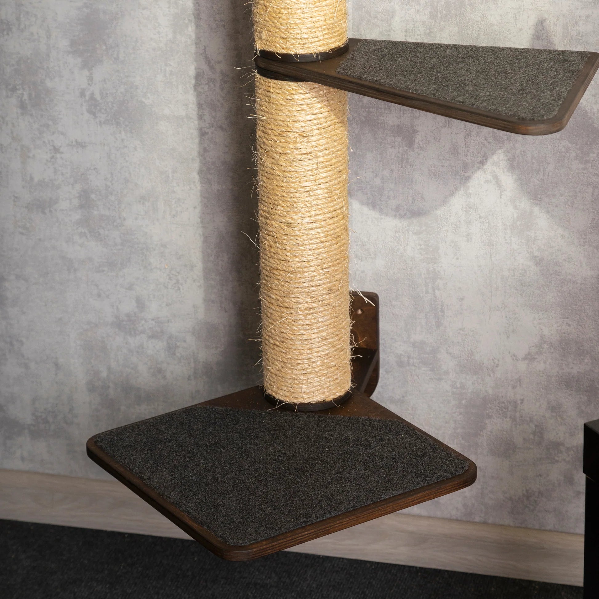 premium-cat-scratching-post-with-shelves