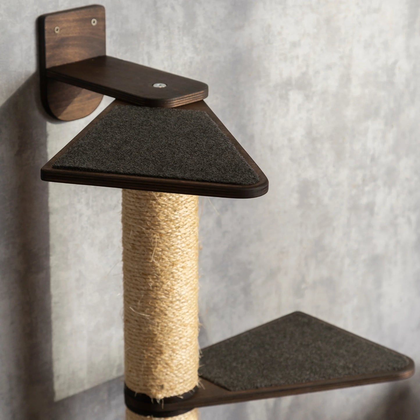 premium-cat-scratching-post-with-shelves