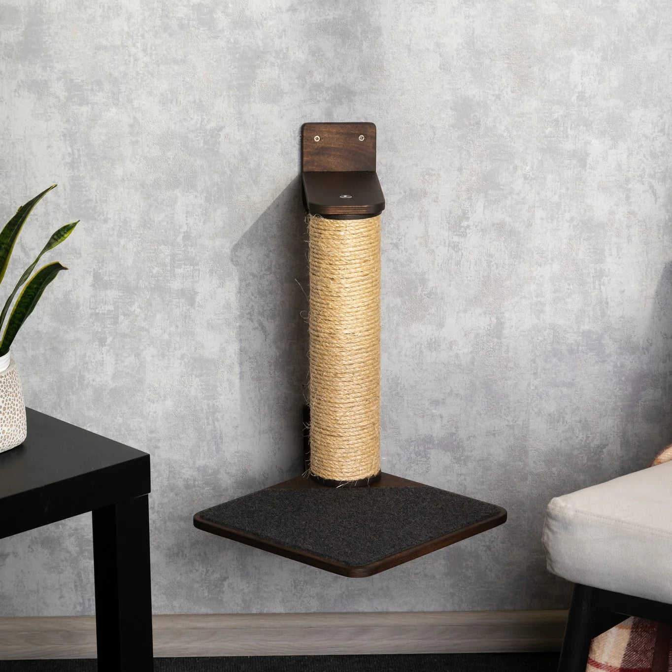scratching-post-with-removable-shelf-for-pet
