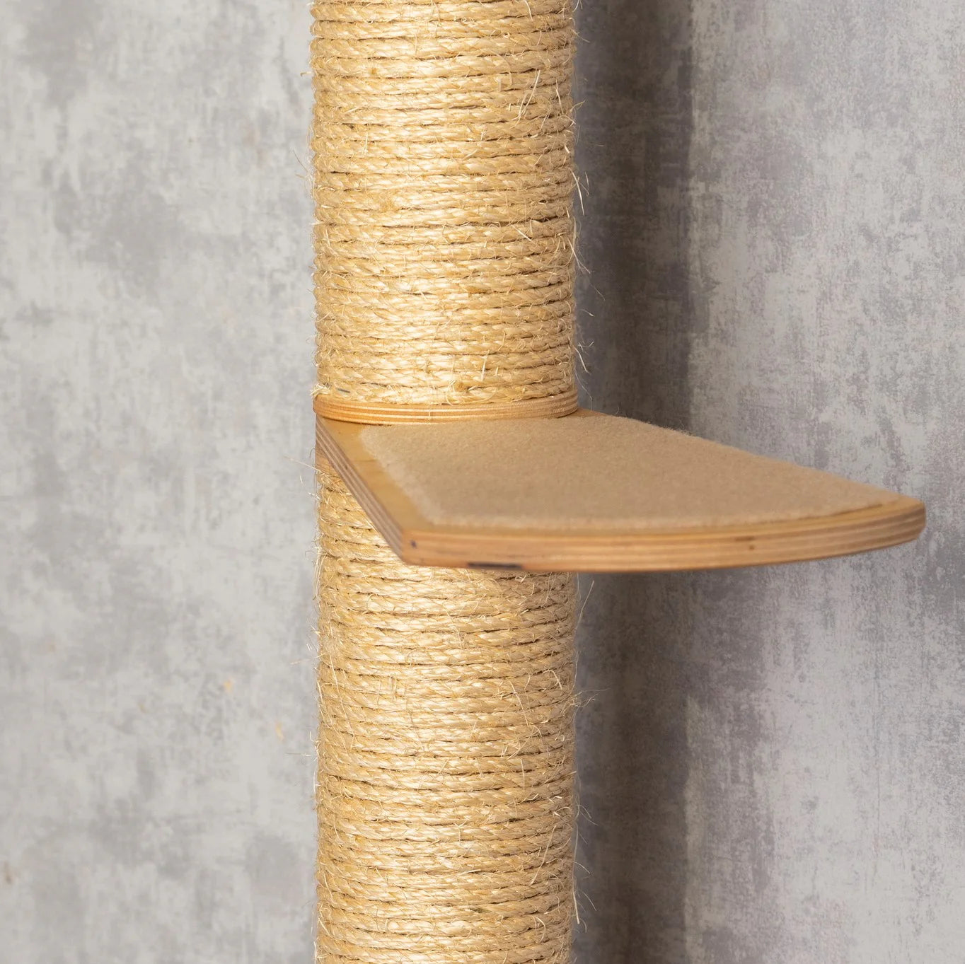 space-saving-cat-tree-with-built-in-cat-shelves