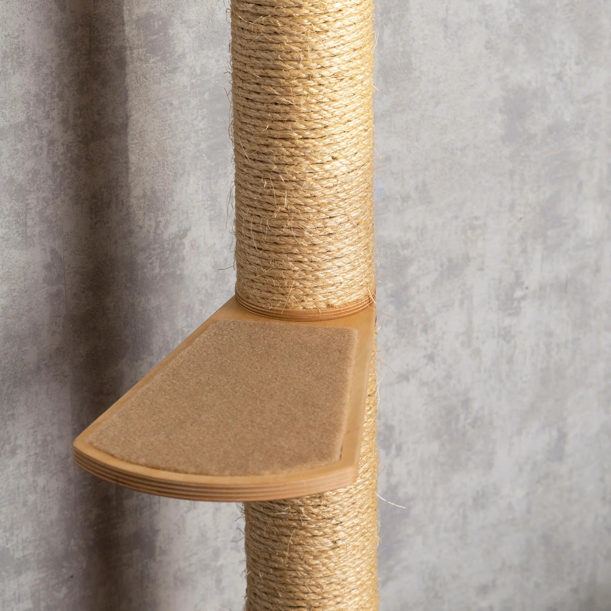 space-saving-cat-tree-with-built-in-cat-shelves