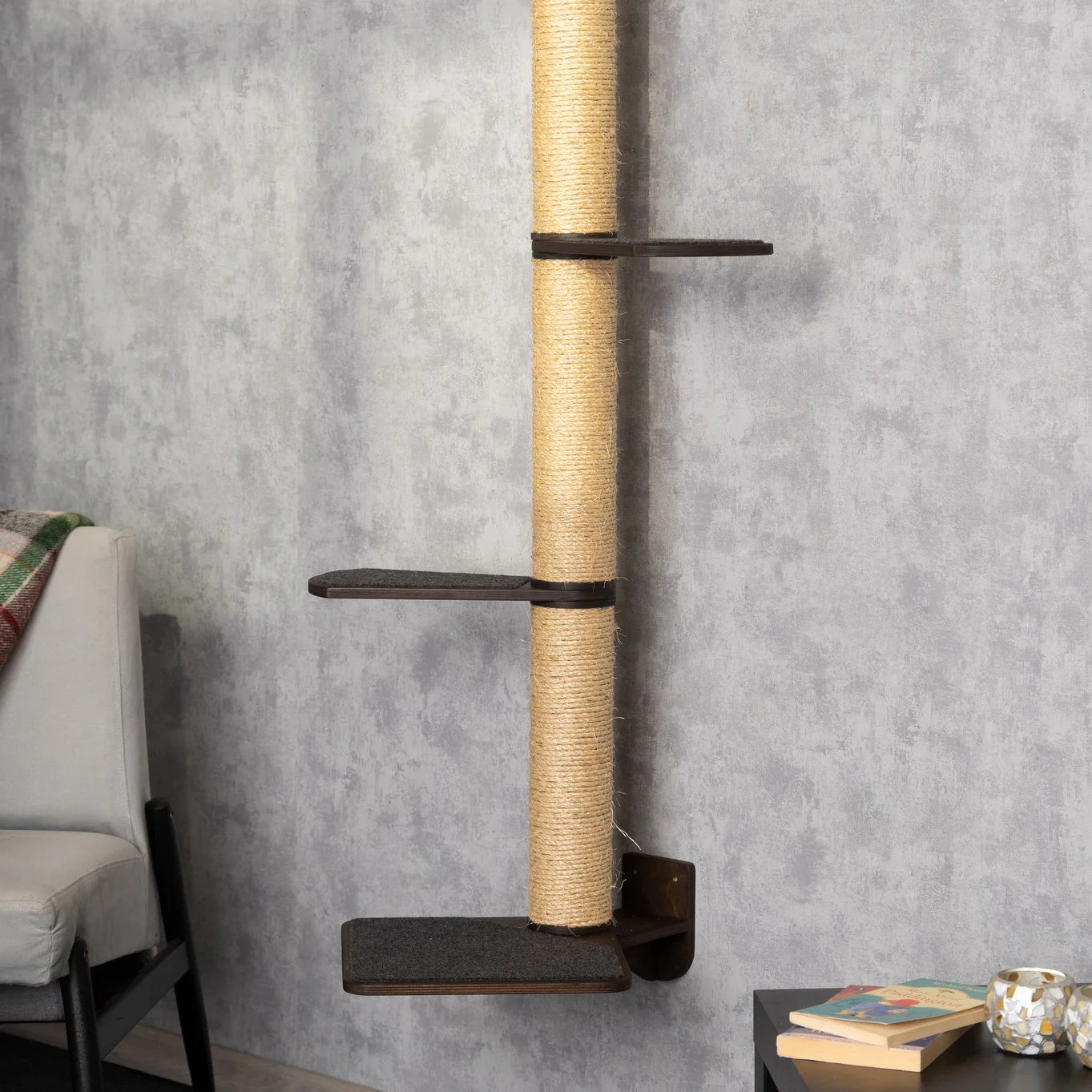 space-saving-cat-tree-with-built-in-cat-shelves