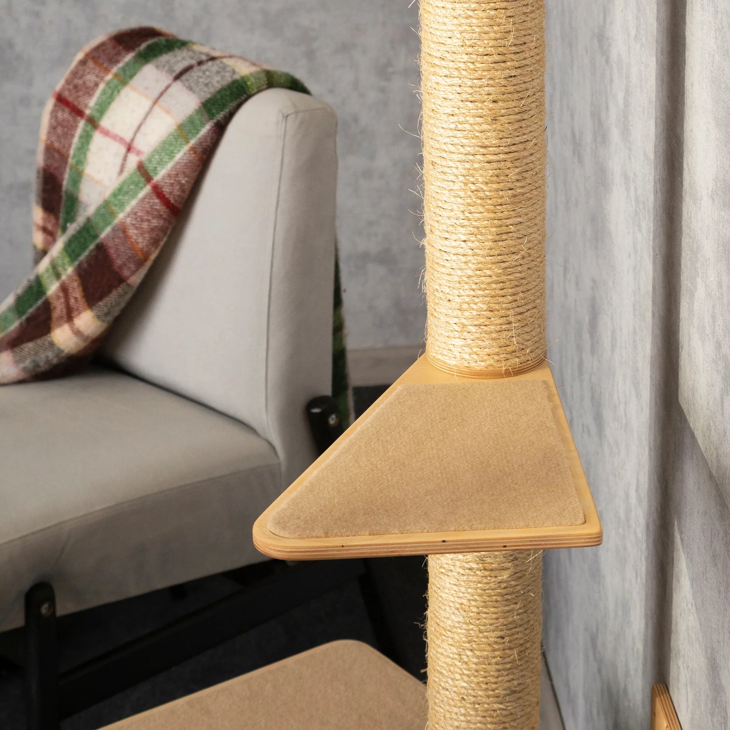 stylish-cat-tree-with-built-in-cozy-bed