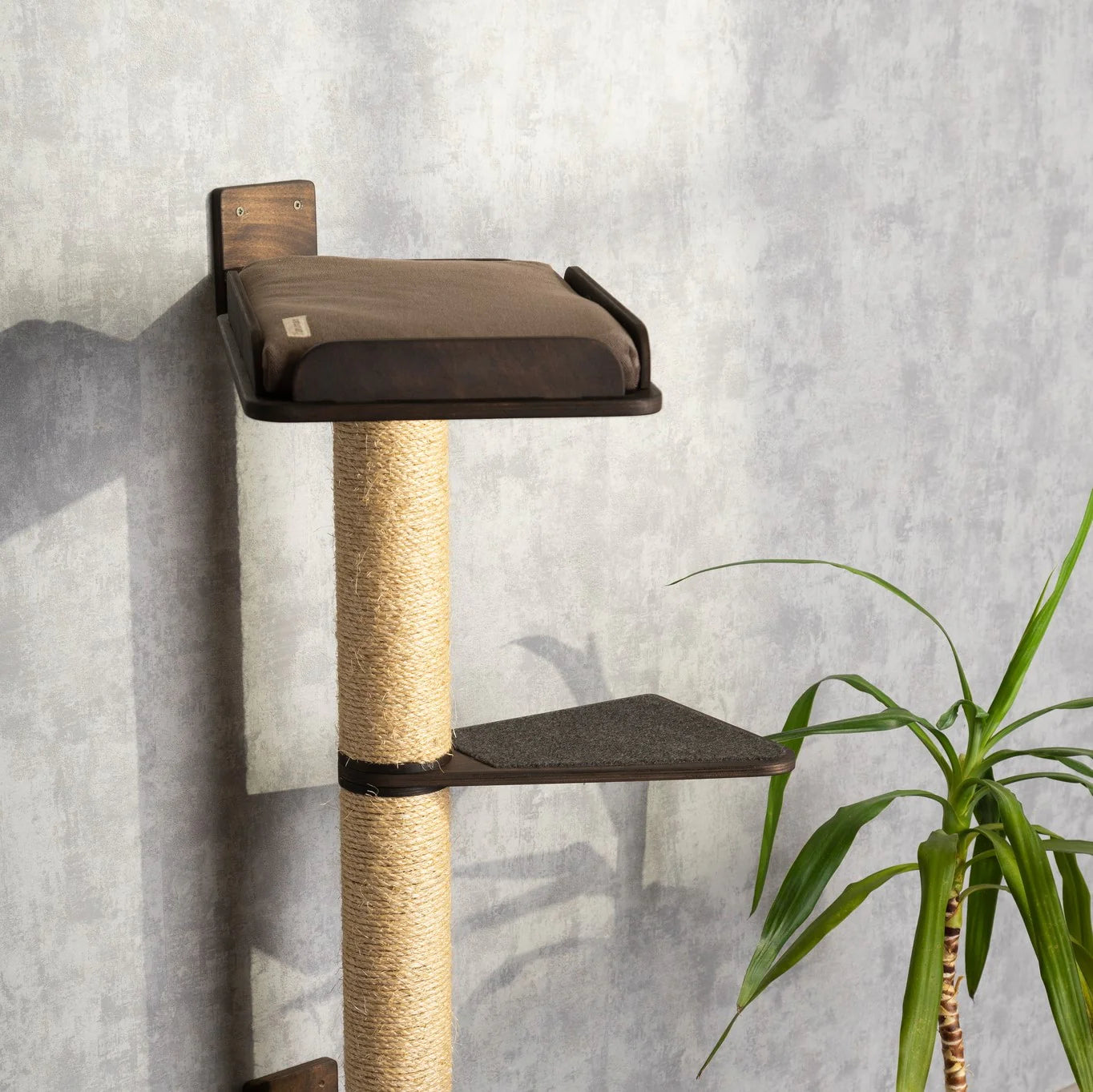 stylish-cat-tree-with-built-in-cozy-bed