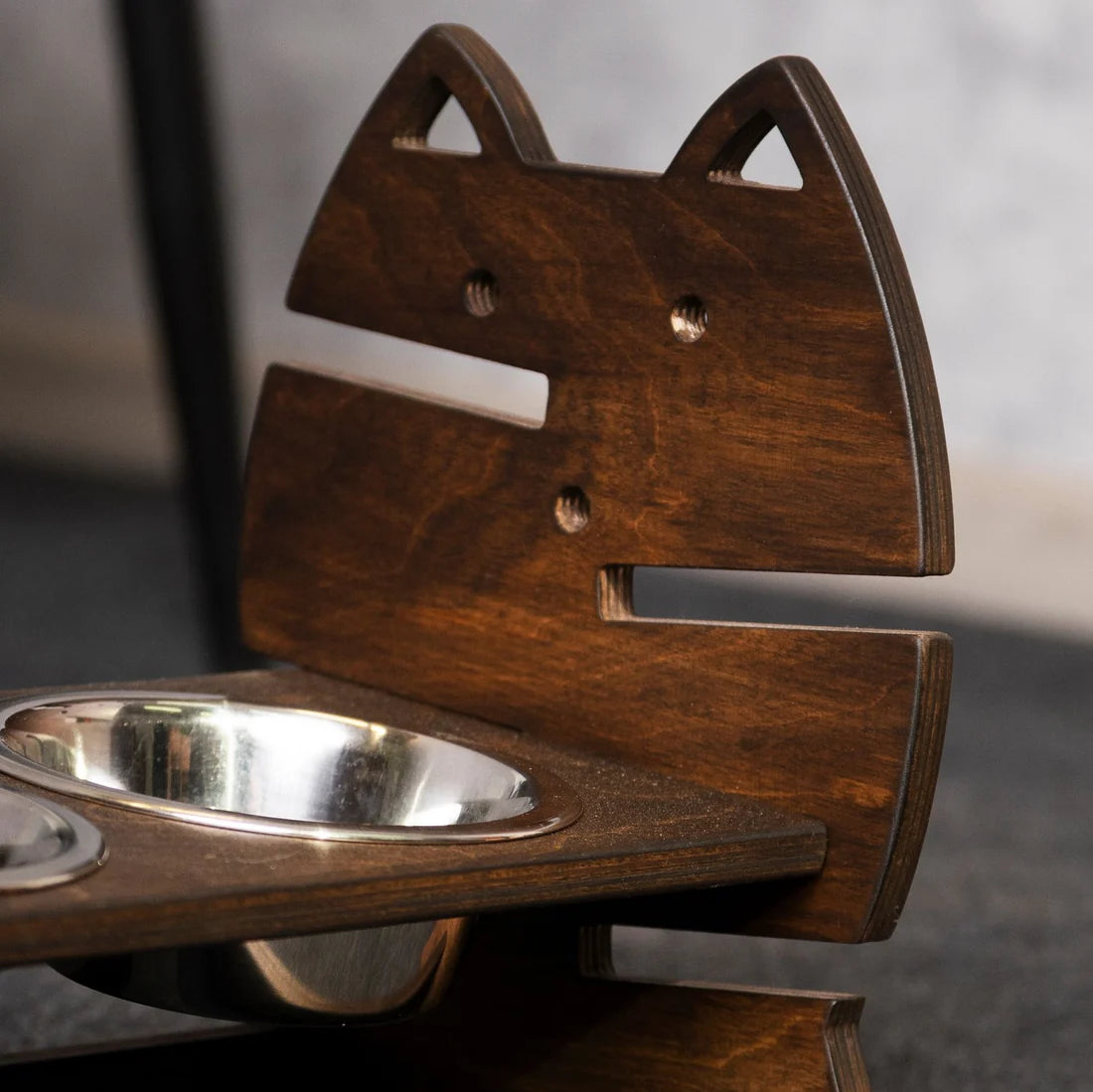 Elevated Cat Feeding Station - Modern Cat