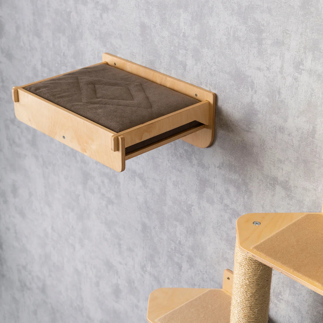 modern-cat-feeder_71faf9e5-8598-412b-bb87-1d0a0908a6a2