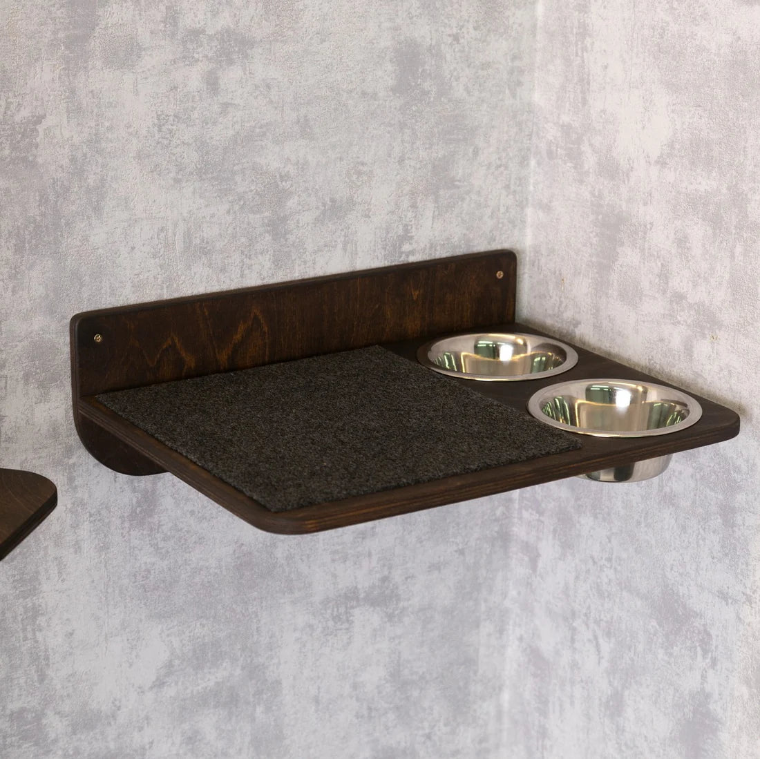 new-cat-feeder_c7c5c24e-0779-4b63-8d22-36aa23292725