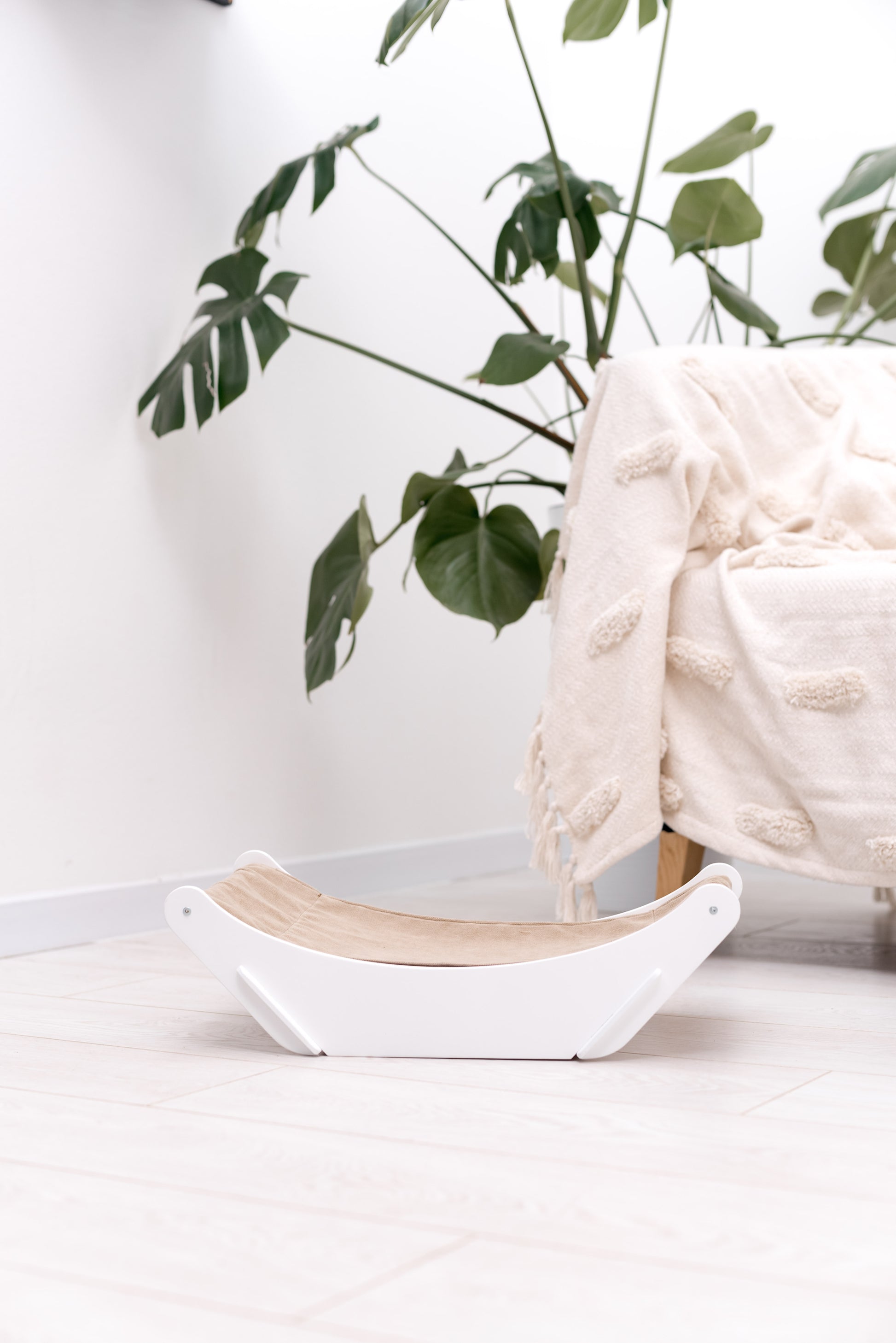 white-cat-hammock-bed